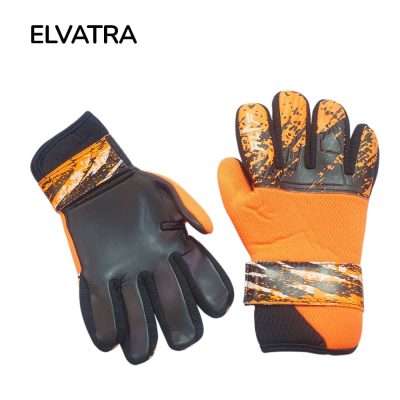 تصویر دستکش دروازه بانی پسرانه طرح دار خارجی